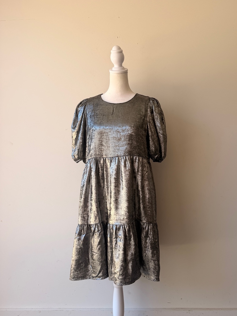 TCEC Metallic Silver Puff-Sleeve Tiered Dress